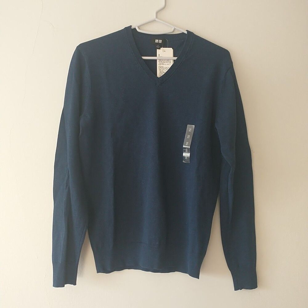 New UNIQLO Sweater Womens S Blue Cotton Blend V Neck Long Sleeve Classic